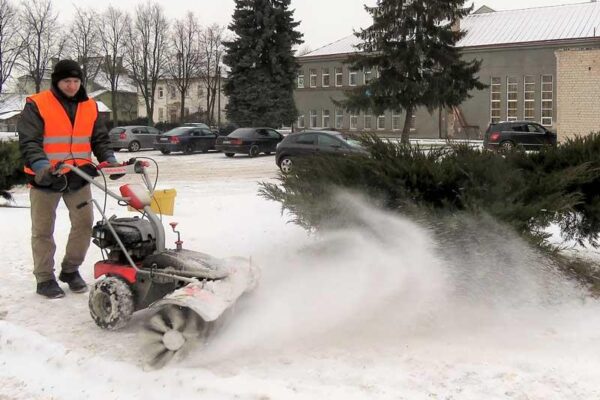 Miesto valymas – skirtingų tarnybų rankose