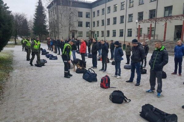 Paskutinis 2017 m. išvykimas į privalomąją pradinę karo tarnybą