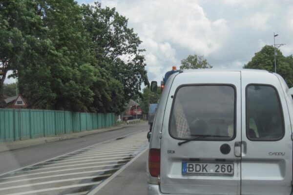 Prie geležinkelio pervažų – optinės apgaulės spąstai