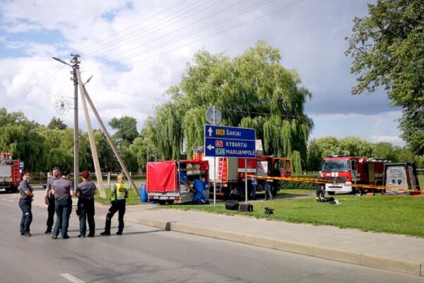 Viduryje miesto ėmė rūkti aviacinė bomba