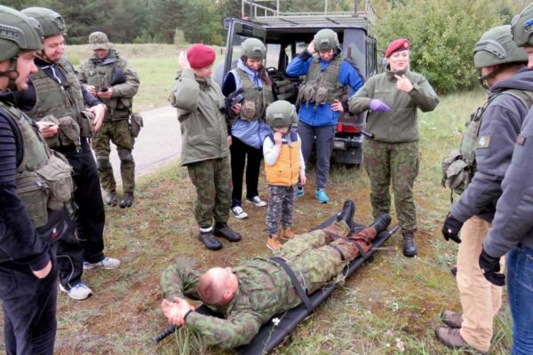 Būrys rajono darbdavių vienai dienai tapo kariais savanoriais