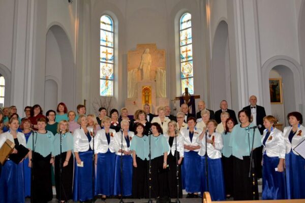 Neapsakomo skambesio muzikai suteikė sakrali erdvė