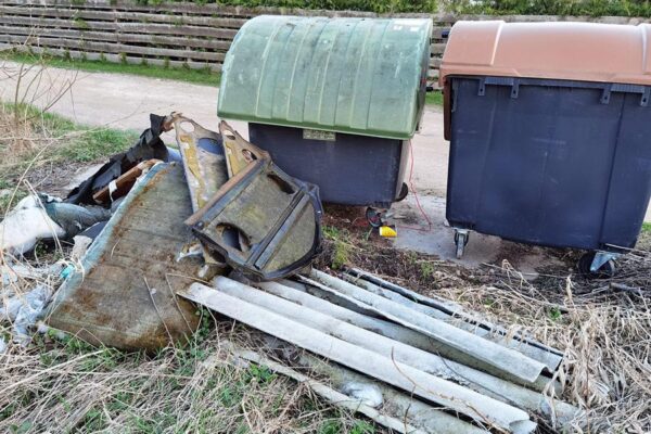 Fotografuoti bandžiusiai vilkaviškietei teko sprukti nuo įpykusio atliekų savininko