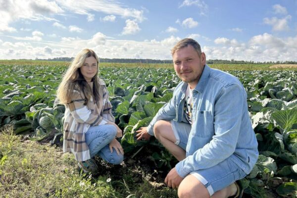 Jauni kopūstų augintojai sunkumams nepasiduoda