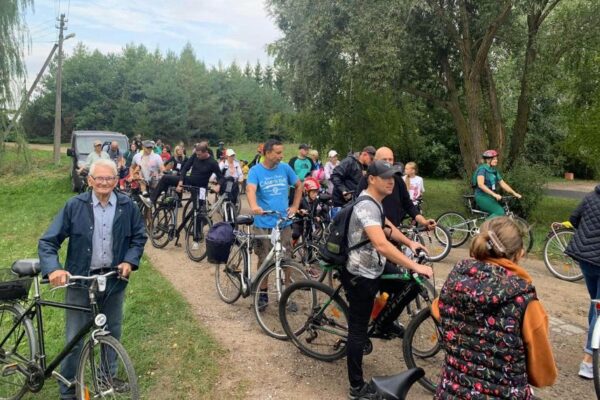 Sveikatos labui sporto entuziastai vėl išsirengė į dviračių žygį