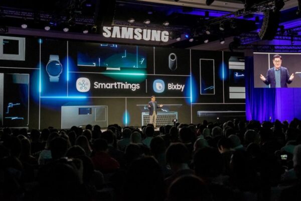 Tarptautinės technologijų konferencijos metu „Samsung“ pristatė „AI for All“ viziją