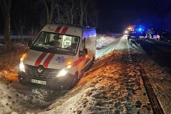 100 metrų ruože – septyni sulamdyti automobiliai