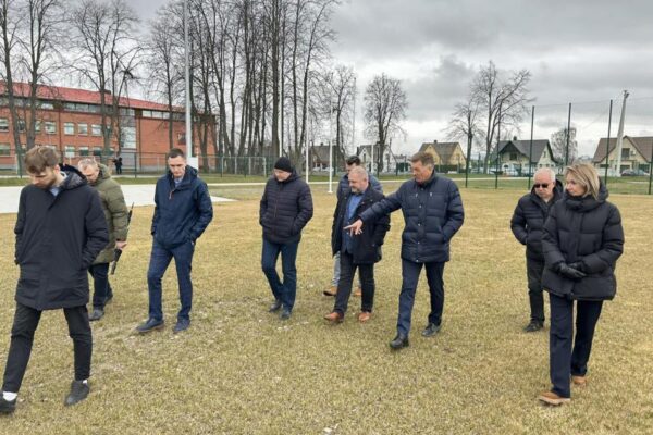 Kybartų stadiono veja: verdiktas – laukti