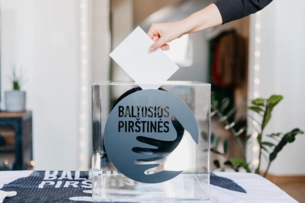 „Baltosios pirštinės“ ragina piliečius atkreipti dėmesį į galimus pažeidimus